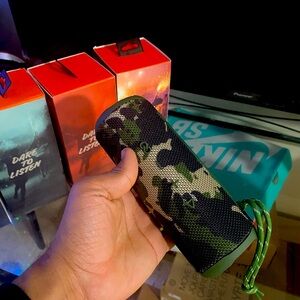 Flip 6 speaker sounds quality very good